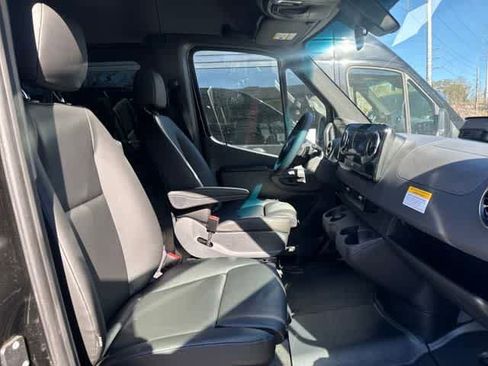 Used 2025 Mercedes-Benz Sprinter 2500 image 16