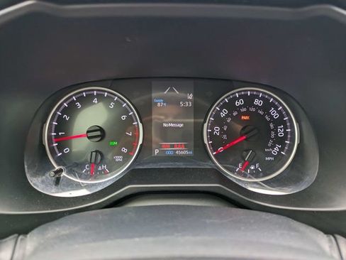 Used 2020 Toyota RAV4 XLE w/ Convenience Package FWD image 26