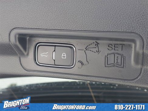 Used 2020 Ford Explorer XLT w/ Equipment Group 202A image 9