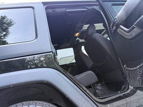 Used 2017 Jeep Wrangler Unlimited Sport w/ Quick Order Package 23S AWD/4WD image 28