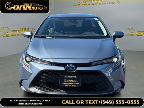 Used 2022 Toyota Corolla LE FWD image 2