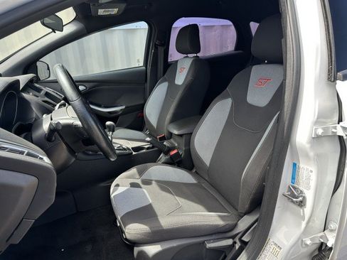 Used 2016 Ford Focus ST FWD image 5