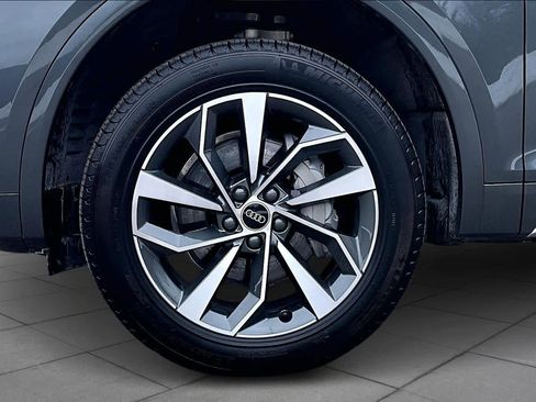 Used 2024 Audi Q5 2.0T Premium image 11