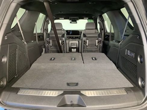 Used 2025 Chevrolet Tahoe Premier AWD/4WD image 28
