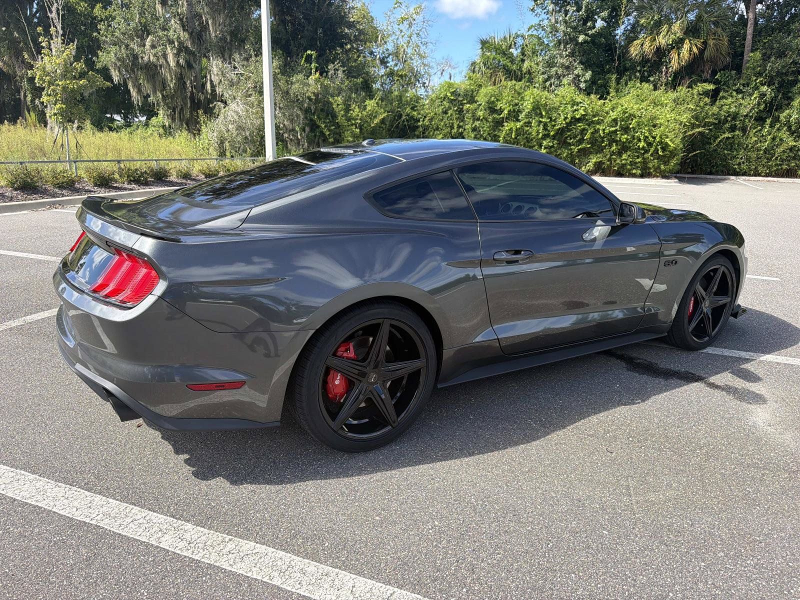 Used 2019 Ford Mustang GT Premium RWD image 3