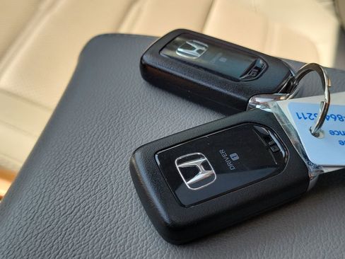 Used 2022 Honda CR-V Touring image 34