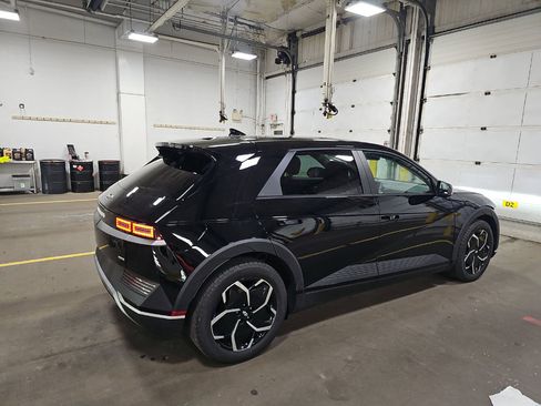 Used 2024 Hyundai Ioniq 5 SEL image 3