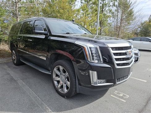 Used 2017 Cadillac Escalade ESV Luxury image 5