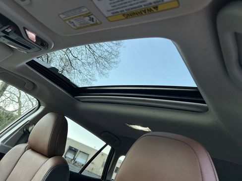 Certified 2022 Subaru Outback Touring AWD/4WD image 24
