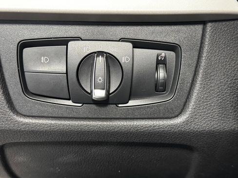 Used 2017 BMW 320i Sedan image 17