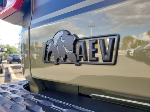 New 2026 Jeep Gladiator Rubicon w/ Steel Power Dome Hood Package AWD/4WD image 9