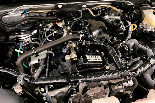 Certified 2025 Toyota Tacoma SR5 AWD/4WD image 32