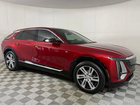 Used 2024 Cadillac Lyriq Tech AWD/4WD image 10