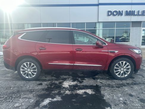 Used 2020 Buick Enclave Premium w/ Sun and Sites Package image 2