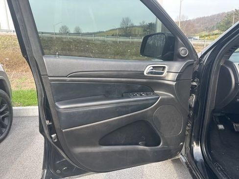 Used 2021 Jeep Grand Cherokee Laredo X image 38