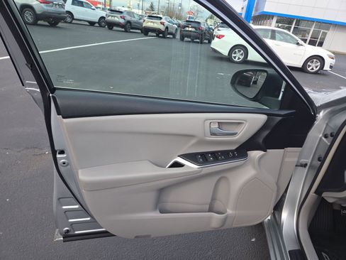 Used 2017 Toyota Camry LE image 44