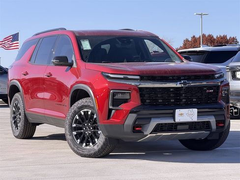 New 2026 Chevrolet Traverse Z71 w/ Enhanced Driving Package image 2