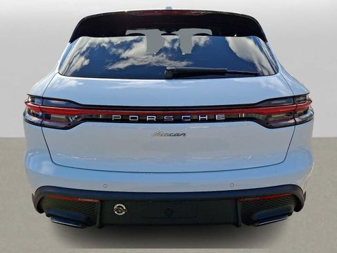 Used 2022 Porsche Macan AWD/4WD image 4