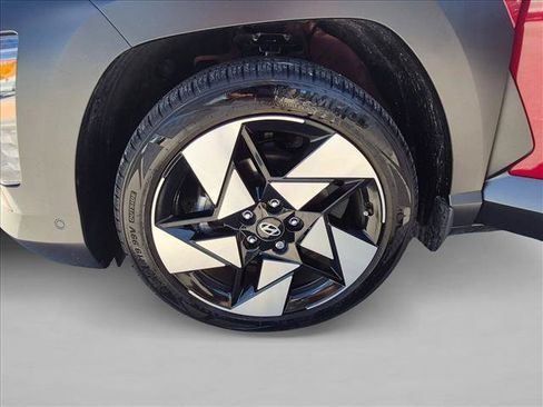 Used 2024 Hyundai Kona Limited FWD image 21