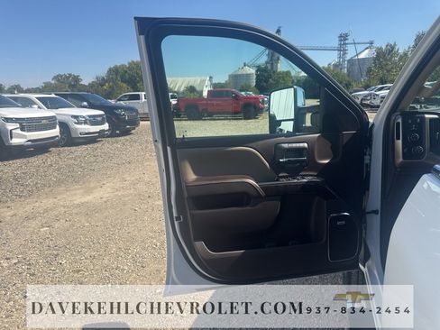 Used 2015 GMC Sierra 3500 Denali w/ Duramax Plus Package image 12