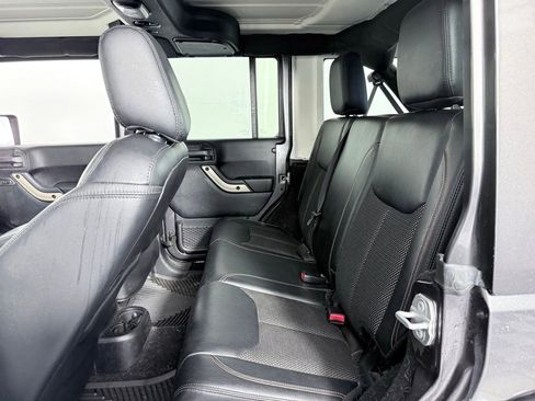 Used 2016 Jeep Wrangler Unlimited Sahara image 22