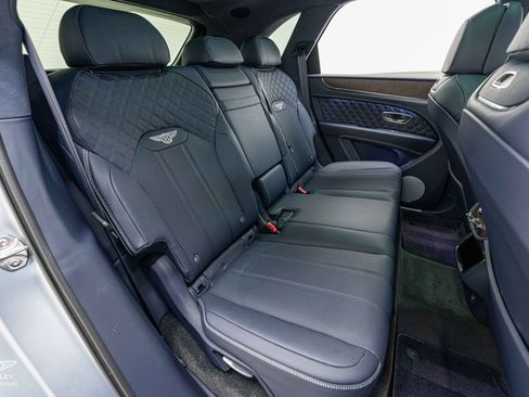 Used 2023 Bentley Bentayga AWD/4WD image 26