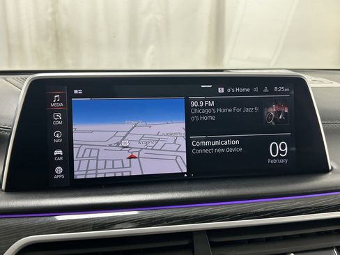 Used 2021 BMW 750i xDrive w/ Executive Package image 17
