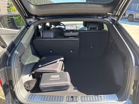 New 2026 Genesis GV60 Advance image 14