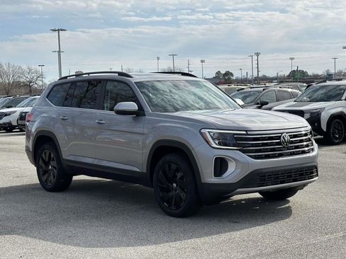 New 2026 Volkswagen Atlas SE image 8