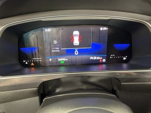 Used 2023 Volkswagen Tiguan SE image 22