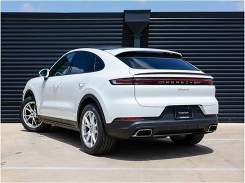 Certified 2025 Porsche Cayenne Coupe AWD/4WD image 3