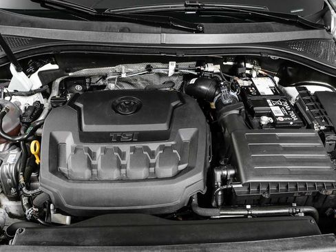 Certified 2024 Volkswagen Tiguan SE FWD image 39