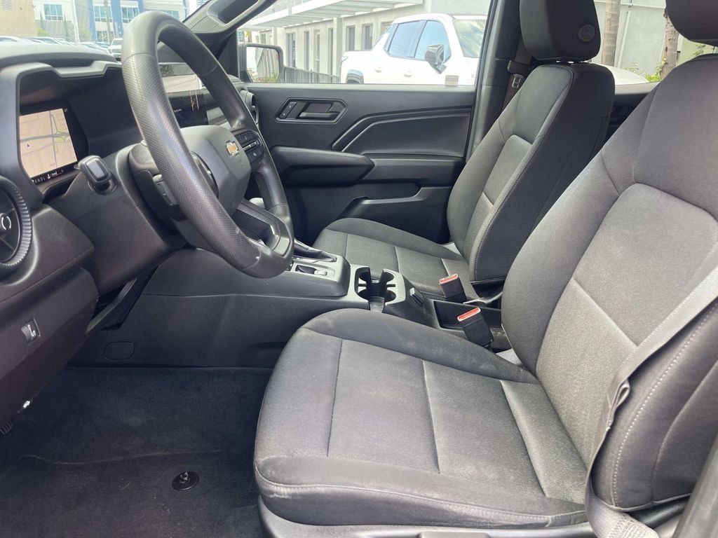Used 2024 Chevrolet Colorado W/T RWD image 15