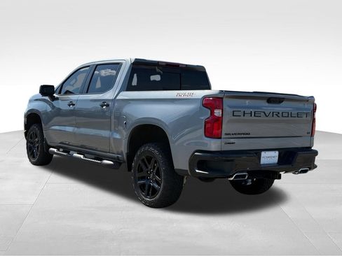 Used 2026 Chevrolet Silverado 1500 LT Trail Boss w/ LT Trail Boss Premium Package AWD/4WD image 3