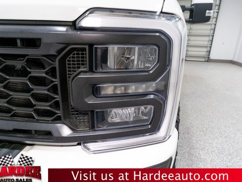 Used 2023 Ford F250 Lariat w/ Sport Appearance Package image 8