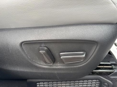 Used 2024 Toyota Sienna XLE image 36