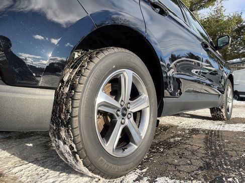 Used 2024 Ford Edge SEL w/ Convenience Package image 7