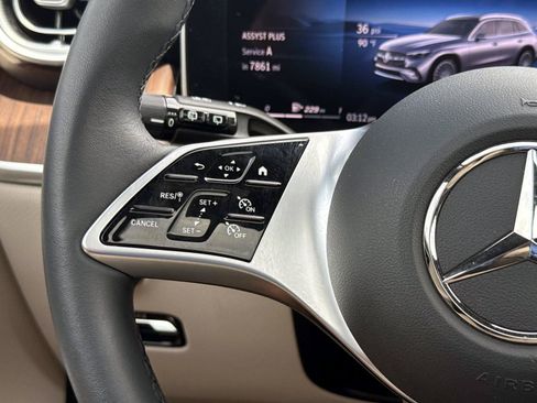 Used 2025 Mercedes-Benz GLC 300 image 30