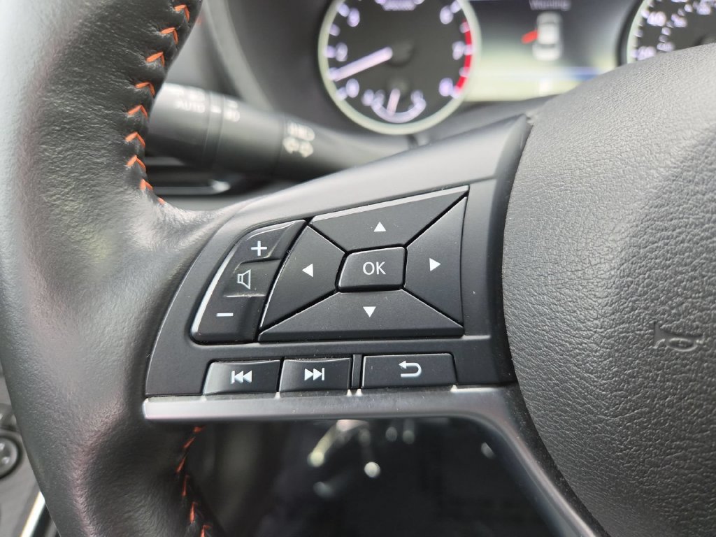 Used 2023 Nissan Sentra SR w/ SR Premium Package FWD image 19