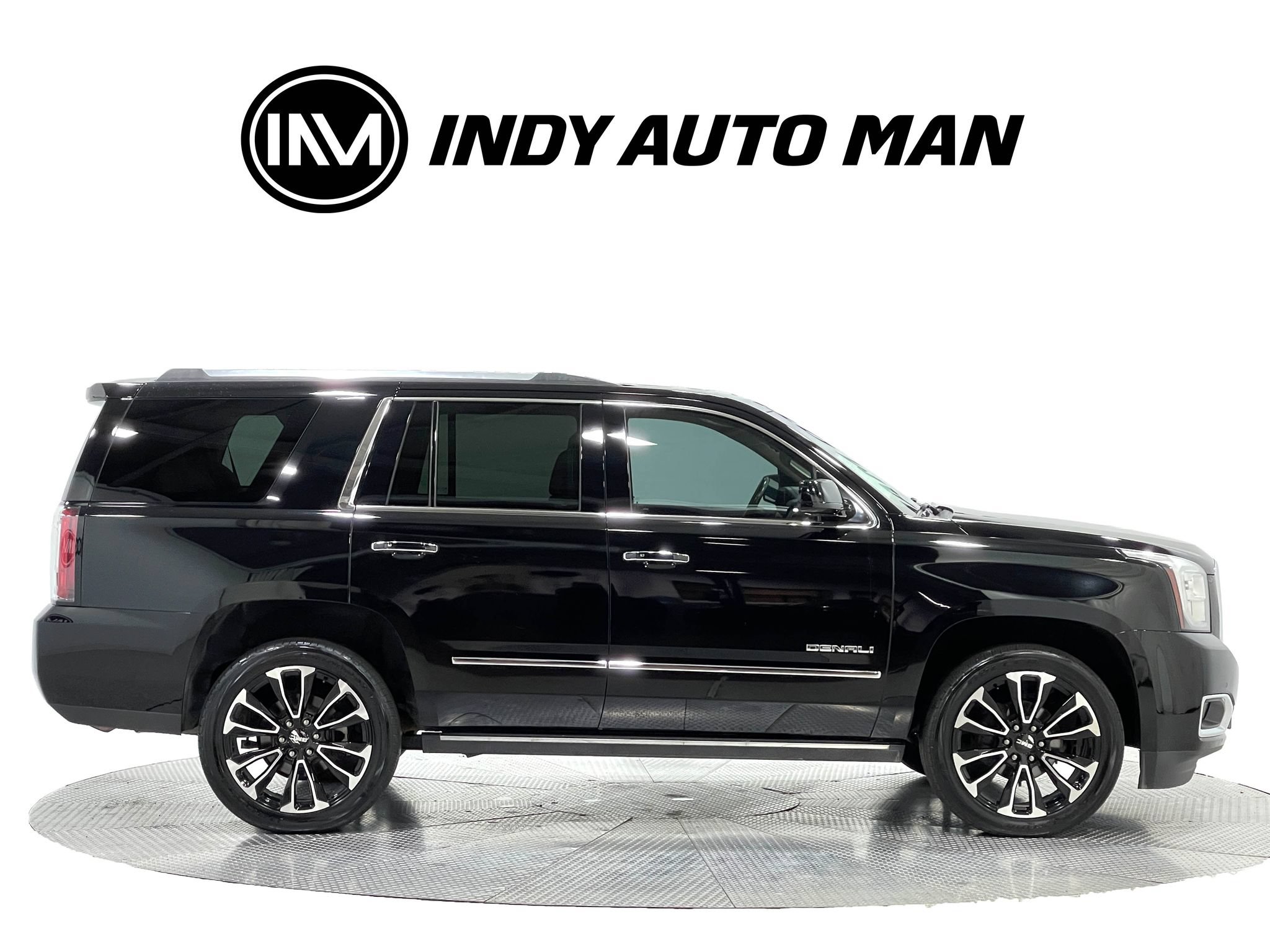 Used 2020 GMC Yukon Denali w/ Denali Premium Package AWD/4WD image 3