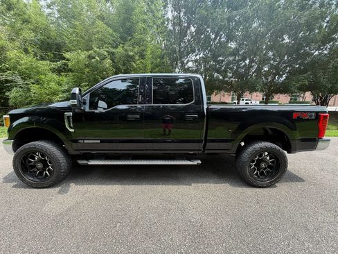 Used 2017 Ford F250 Lariat w/ Lariat Value Package AWD/4WD image 7