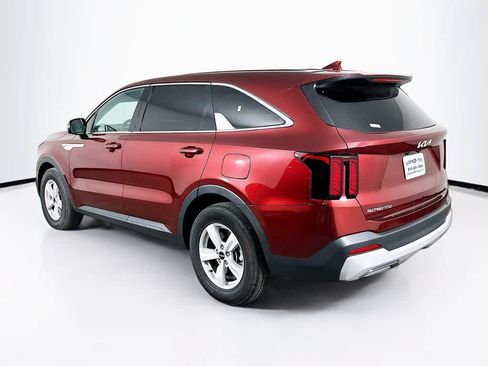 Used 2025 Kia Sorento LX FWD image 4