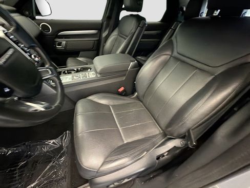 Used 2020 Land Rover Discovery Landmark AWD/4WD image 12