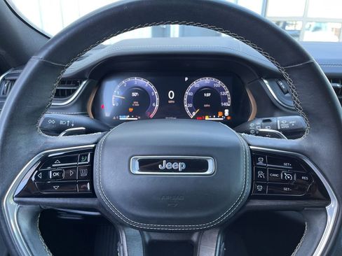 Used 2022 Jeep Grand Cherokee Overland w/ Luxury Tech Group IV AWD/4WD image 66