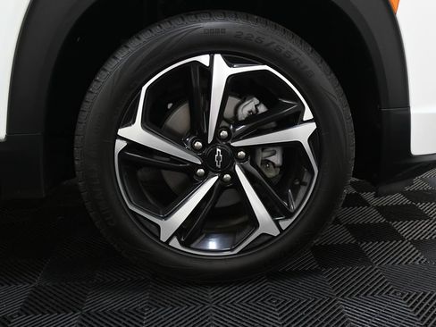 Used 2021 Chevrolet TrailBlazer RS w/ Sun and Liftgate Package FWD image 39