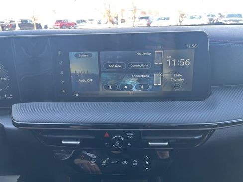 Used 2025 Nissan Kicks SR image 21