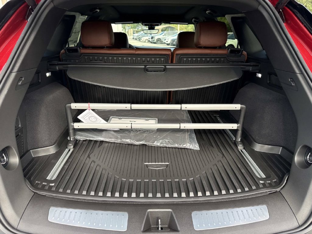 New 2026 Cadillac XT5 Premium Luxury w/ Driver Assist Package FWD image 11