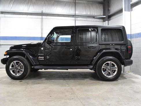 Used 2022 Jeep Wrangler Unlimited Sahara w/ LED Lighting Group image 22