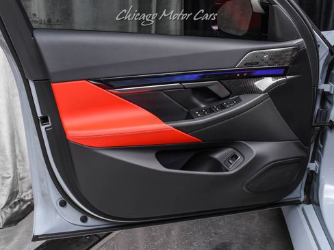 Used 2025 BMW M5 w/ Carbon Package image 31