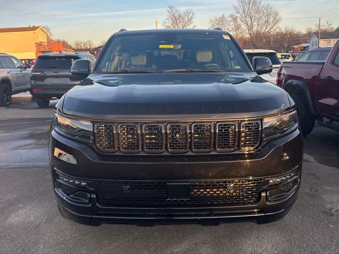 Used 2022 Jeep Wagoneer Series III image 7